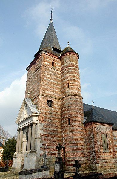 File:Veauville-lès-Quelles église 1.jpg