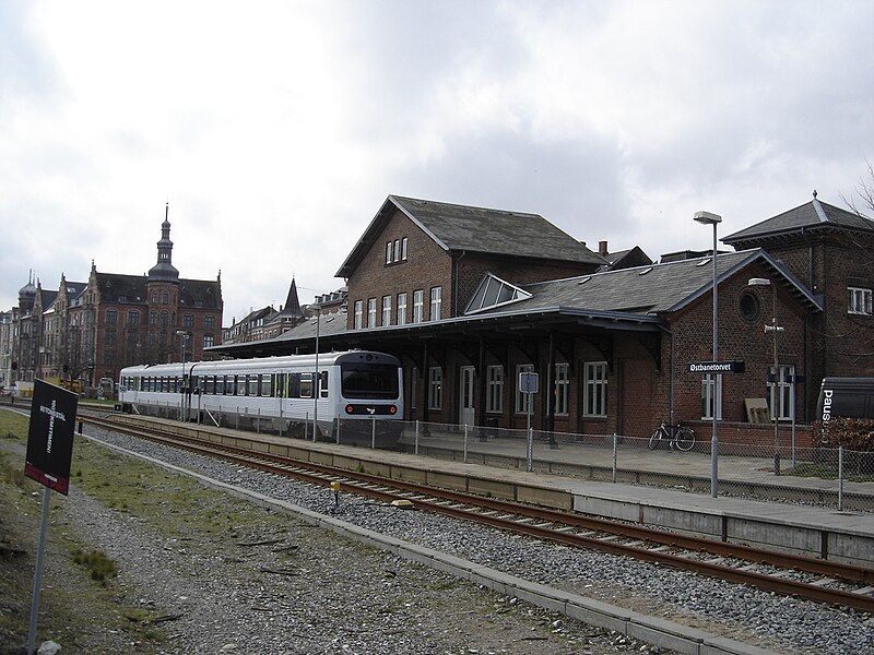 File:Østbanegården, Århus 2008.jpg