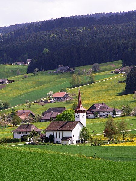 File:Bowiler Kirche.jpg