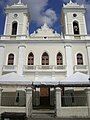 The seat of the Archdiocese of Feira de Santana is Catedral Metropolitana Senhora Sant’Ana.