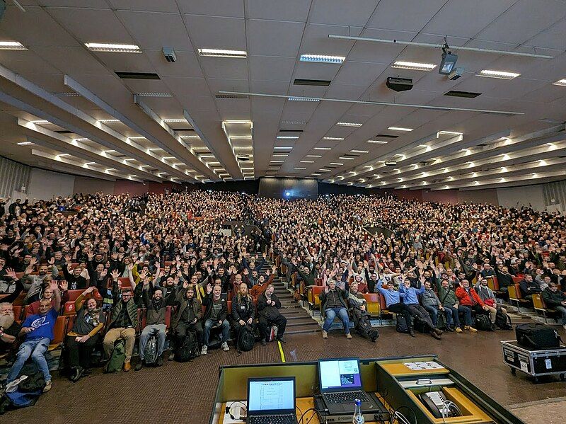 File:FOSDEM 2024 welcome.jpg