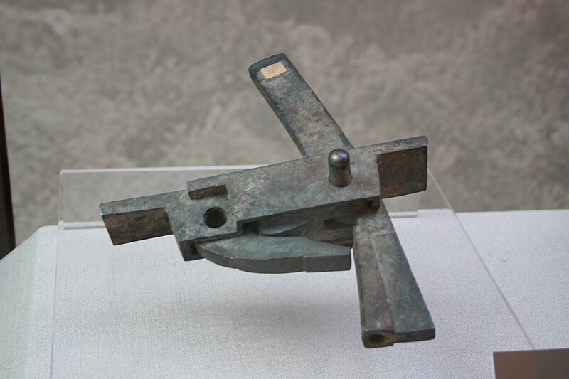 File:Han crossbow trigger.jpg