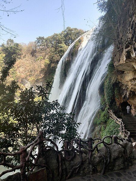 File:Huangguoshu waterfall2.jpg