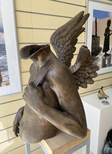 File:Icarus (sculpture).png