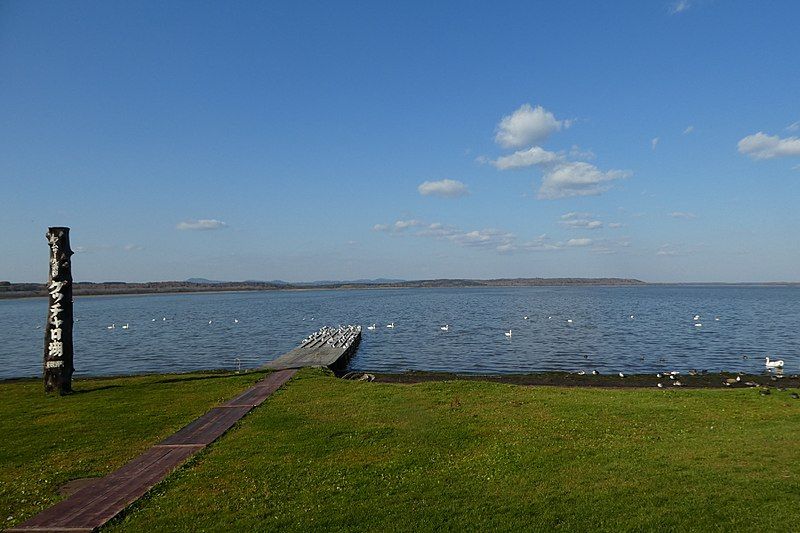 File:Lake Kutcharo 20171026.jpg