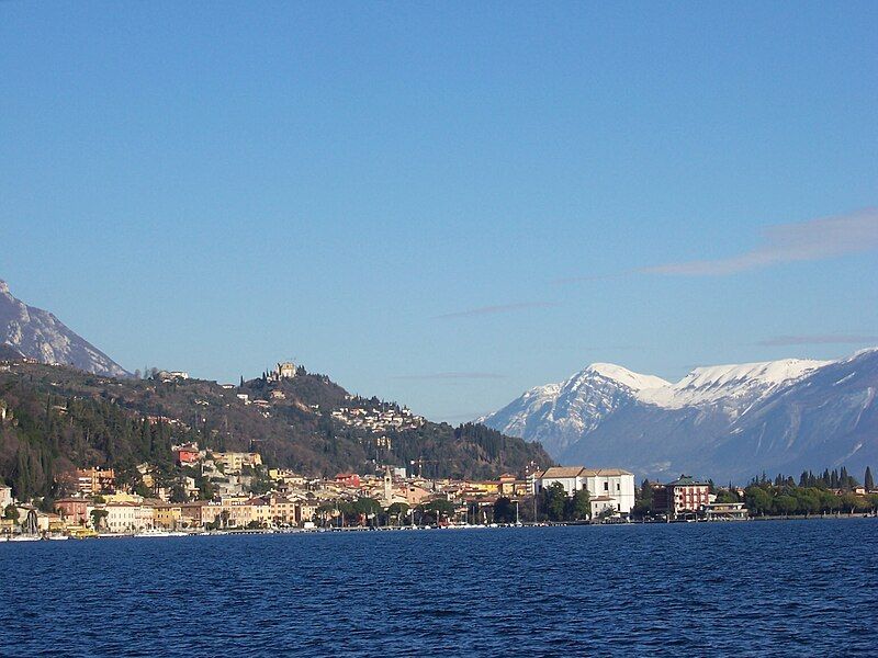 File:Maderno.JPG