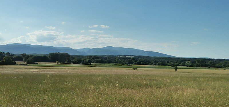 File:Malinik Mountain.jpg