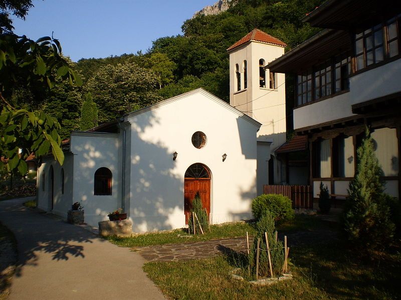 File:Manastir Sićevo.JPG