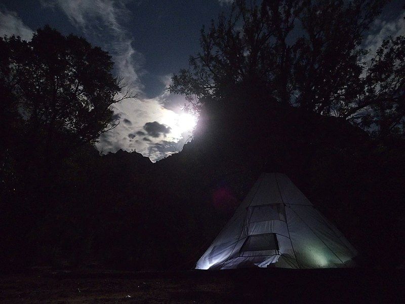 File:Moonrise, teepee (28583980714).jpg