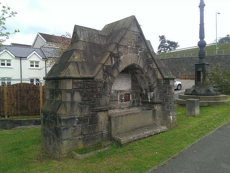 File:Pontymoile fountain.jpg