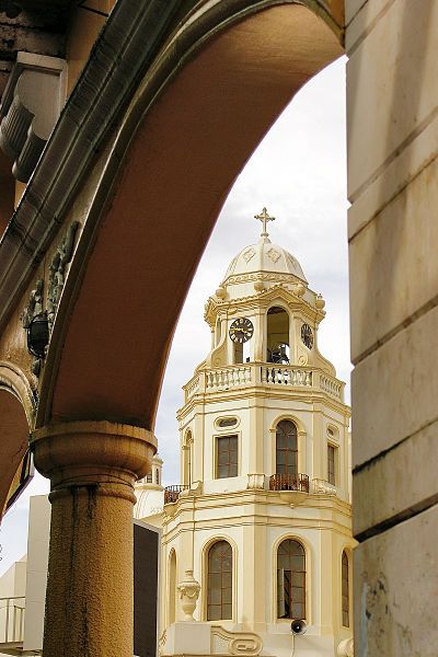 File:QUIAPO CHURCH.jpg