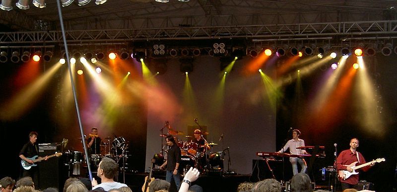 File:Runrig concert.jpg