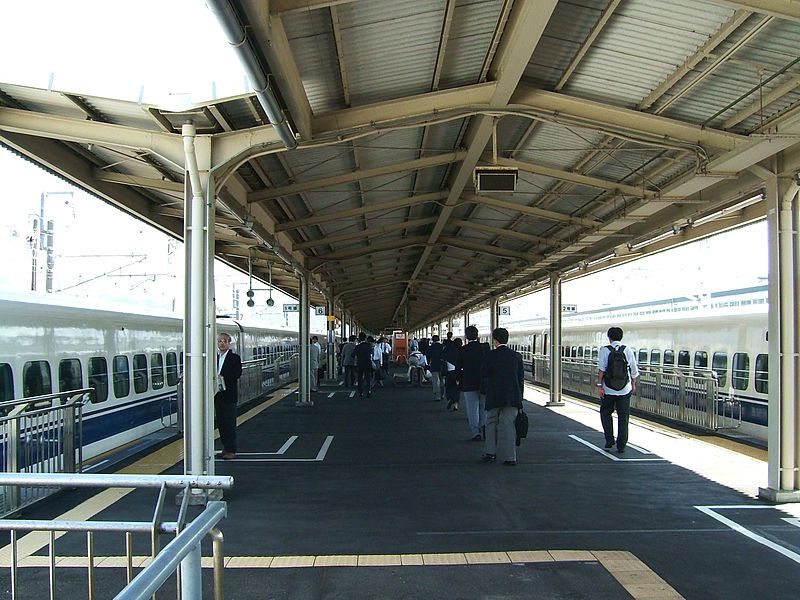 File:Shinkansen-mishima-platform.jpg