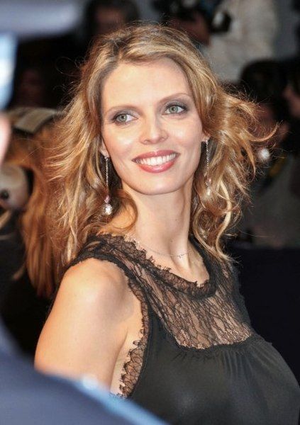 File:Sylvie Tellier 2009.jpg