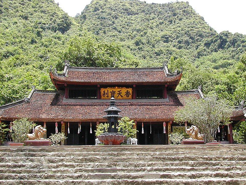 File:Thiên Trù Pagoda.jpg