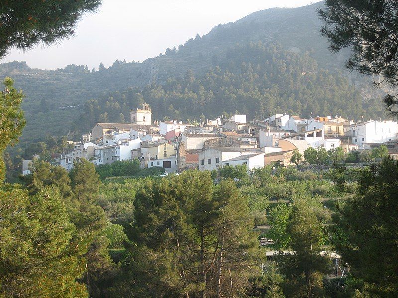 File:Vista de Penáguila.jpg