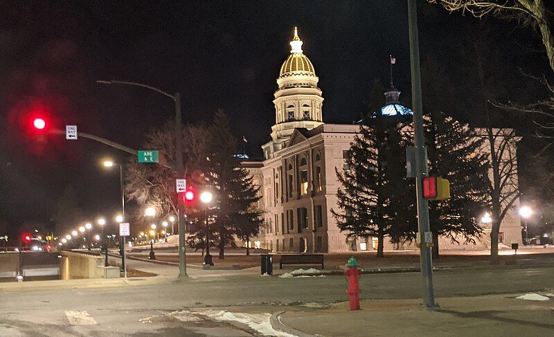 File:WY capitol night2.jpg