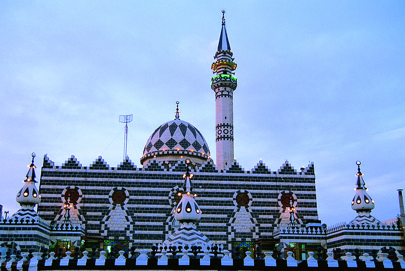 File:Abu Darwish mosque1.jpg