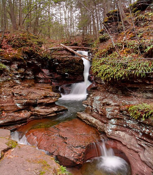 File:Adams Falls Chasm.jpg