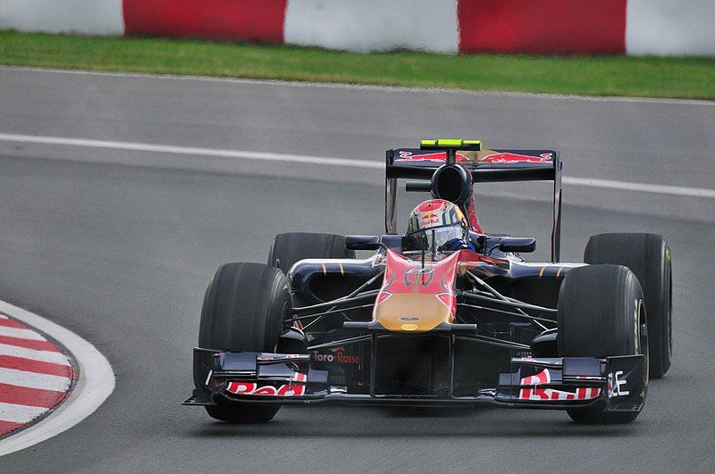 File:Alguersuari Canada 2010.jpg