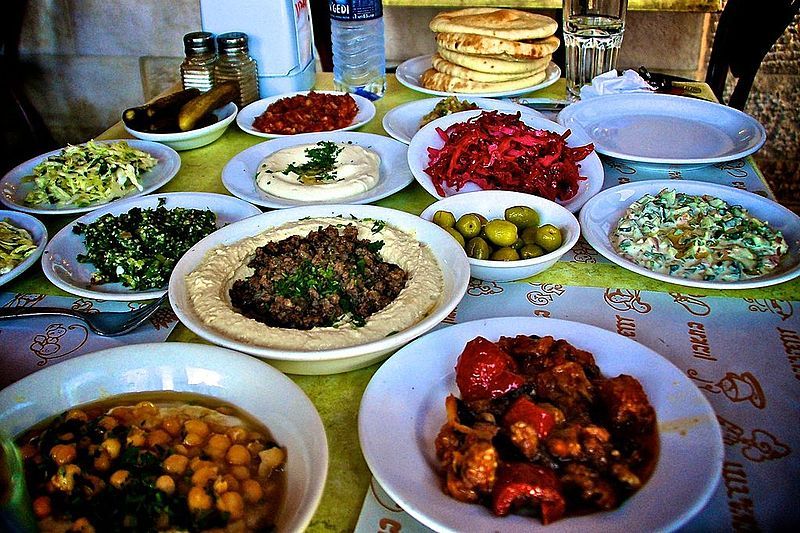 File:Hummus etc. (7351539600).jpg