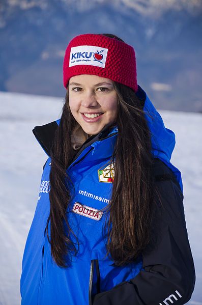 File:Karoline Pichler (2015).JPG