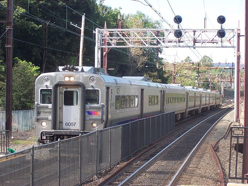 File:NJT Train 6648.jpg