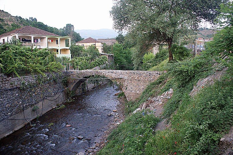 File:Old-Bridge-in-Klos.jpg