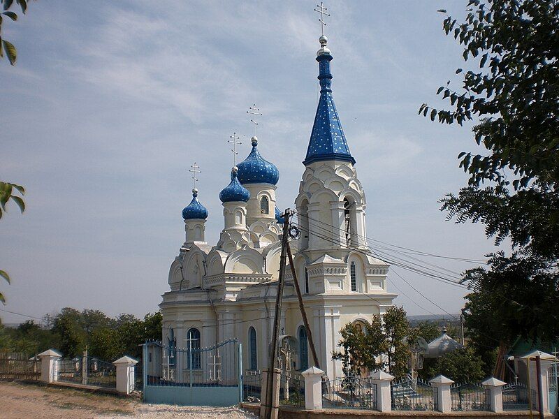 File:Onitcani Church.JPG