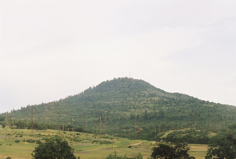 File:Roxy Ann Mountain.jpg