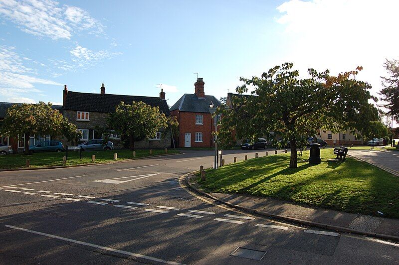 File:Sharnbrook-High-Street.jpg