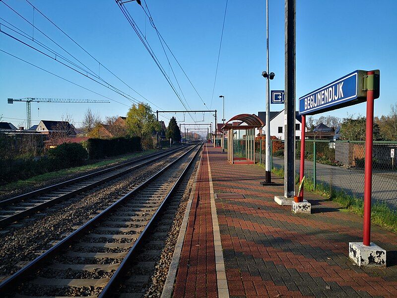 File:Station Begijnendijk 2020.jpg