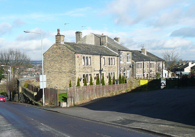 File:Stonelea Drive, Rastrick.jpg