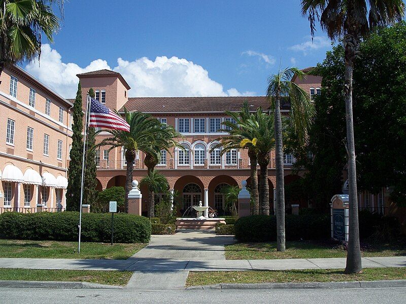 File:Venice FL Hotel01.jpg