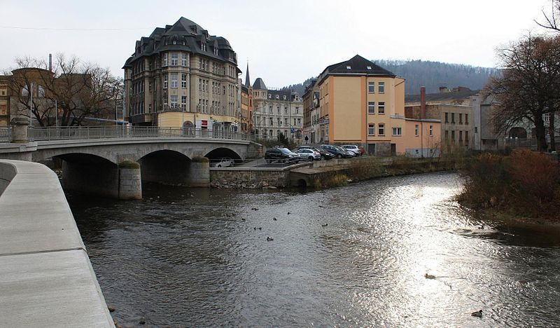 File:Zusammenfluss Mulde Schwarzwasser.jpg