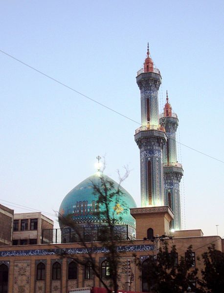 File:ALGHADIR MOSQUE.JPG