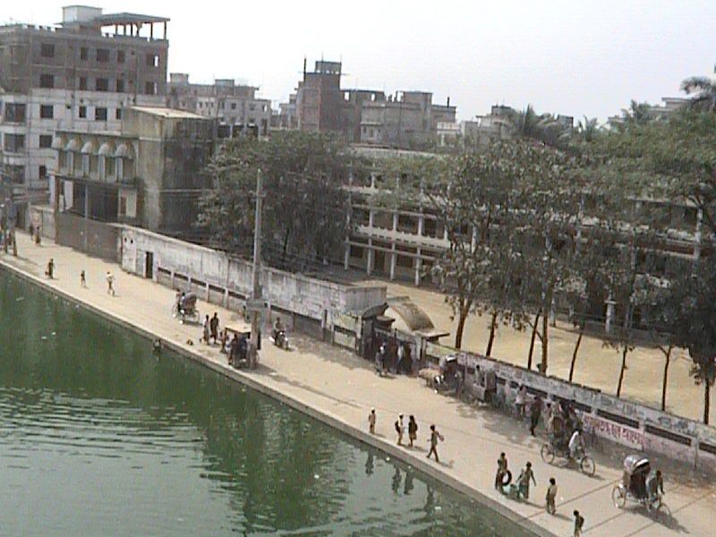 File:Adarsha School Narayanganj.JPG