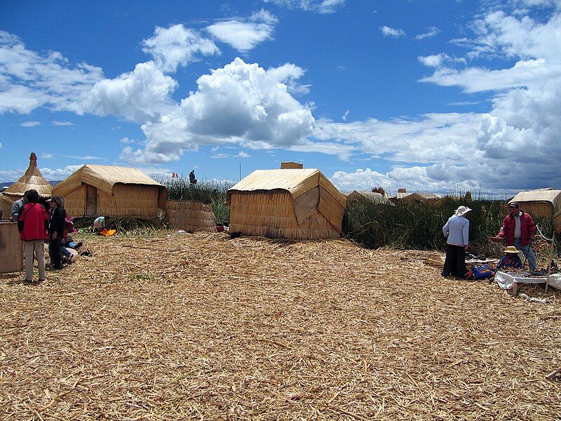 File:Floating Islands Puno.jpg