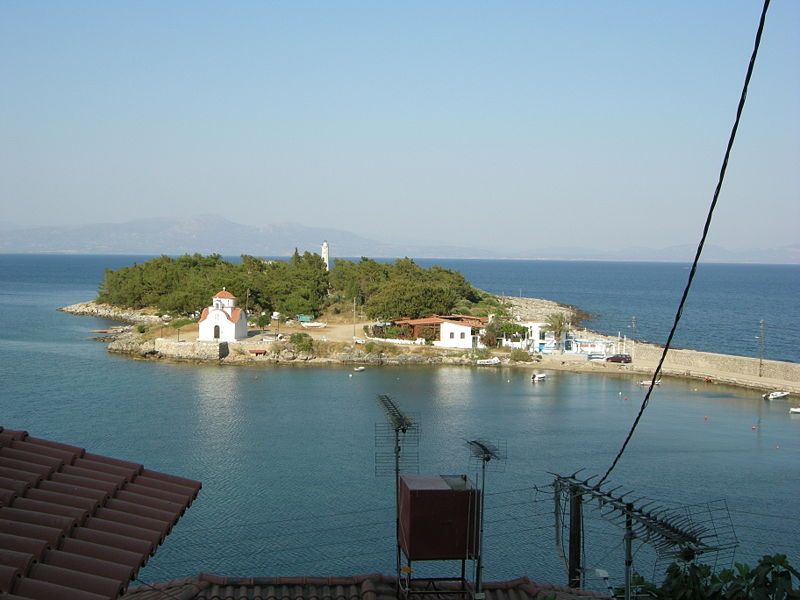 File:Gythios, island 01.JPG