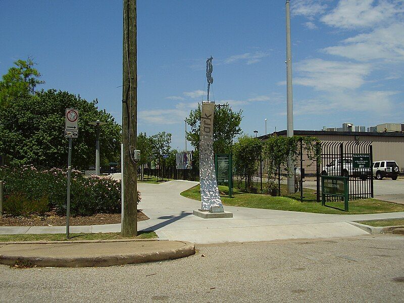 File:JamailLeeJoeSkateParkHouston.JPG