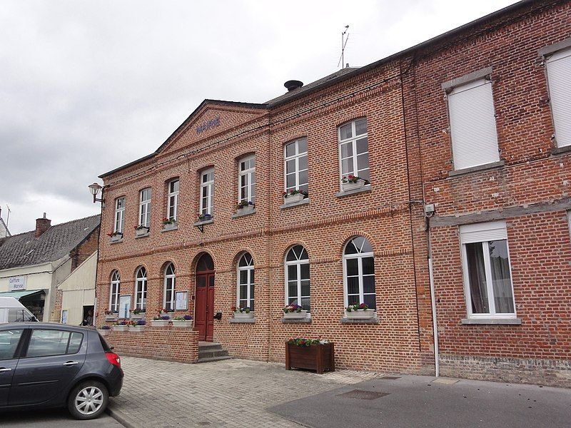 File:Marly-Gomont (Aisne) mairie.JPG