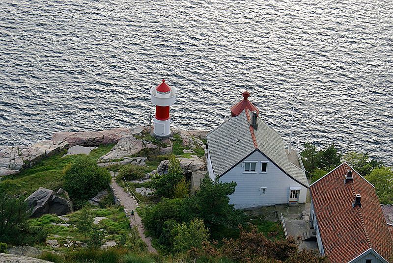 File:Odderøya fyr.jpg