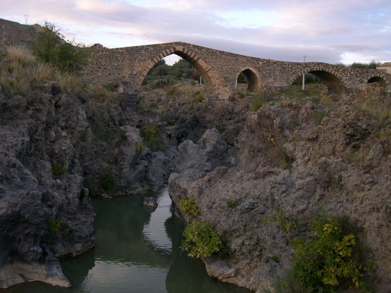 File:Ponte dei saraceni.jpg