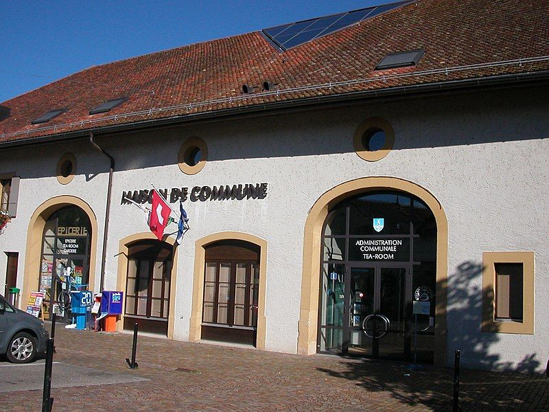 File:Prangins-maison communale.JPG