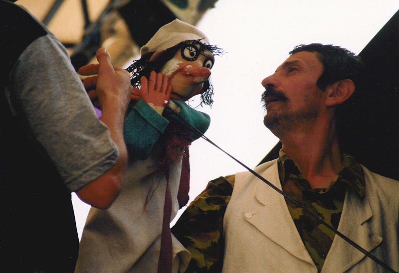 File:Sibiu puppeteer.jpg