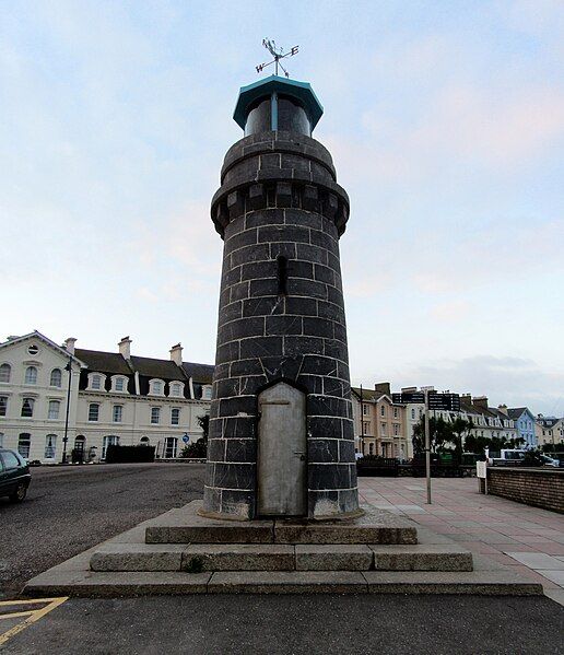 File:Teignmouth Lighthouse.jpg