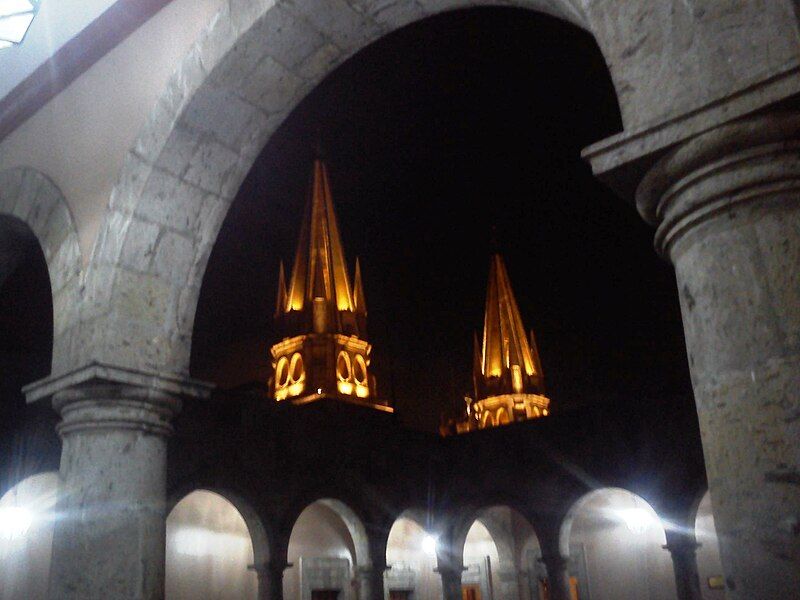 File:TorresdeCatedral2.JPG