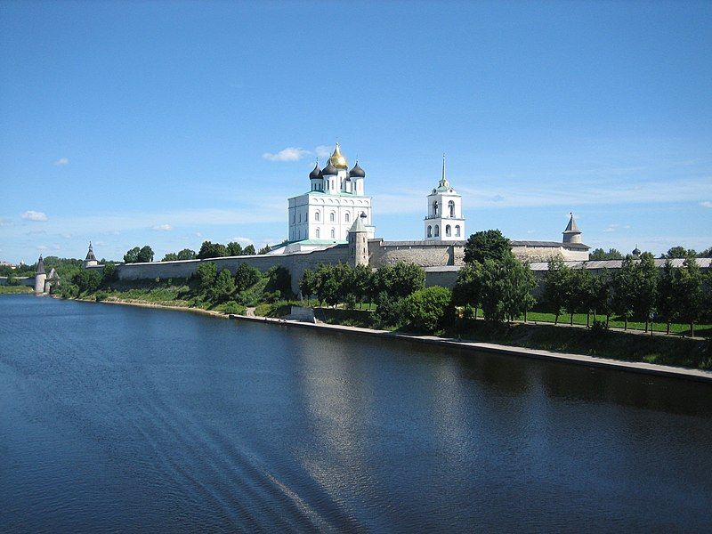 File:Troizkiy cathedral (Pskov).jpg