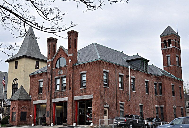 File:WalthamMA MoodyStreetFireStation.jpg