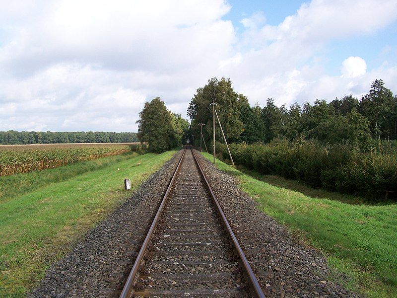 File:Bahnstrecke Rheine-Quakenbrück1.JPG